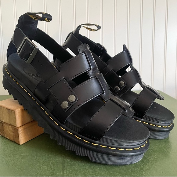 NWT Dr. Martens TERRY Fisherman's Sandals in Black Leather - Picture 6 of 9